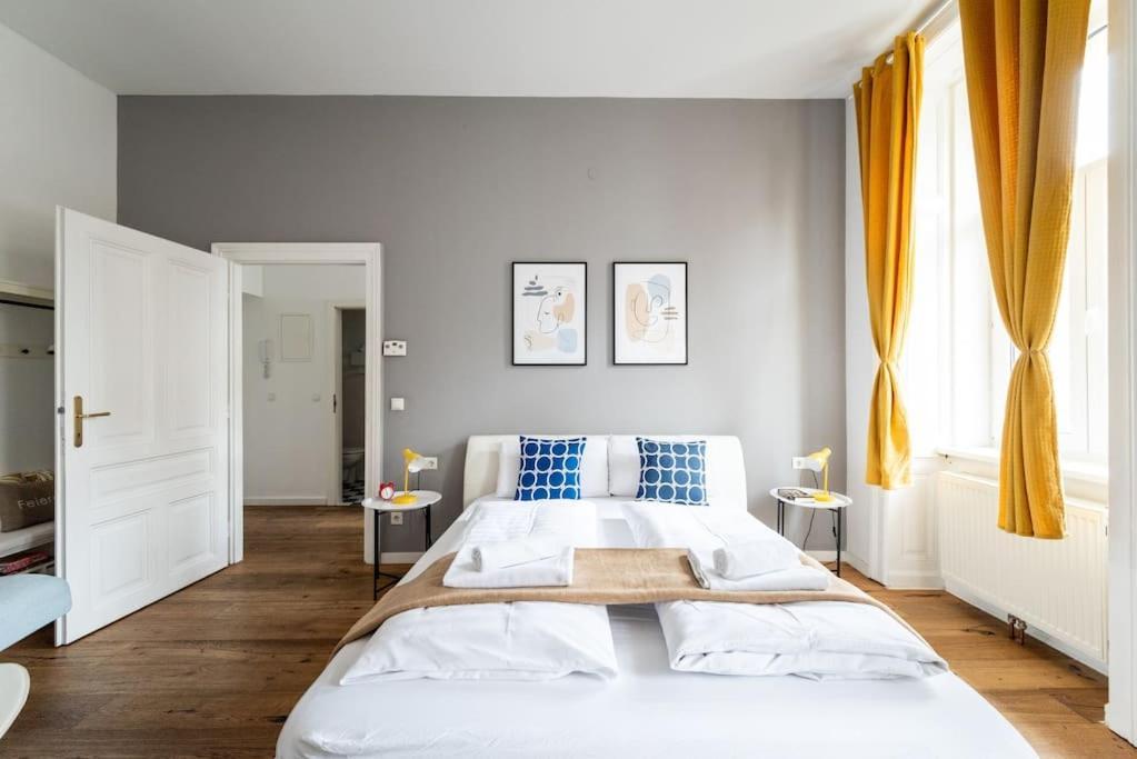 Lite 1Br Near Metro & Center By Hm Apartman Bécs Kültér fotó